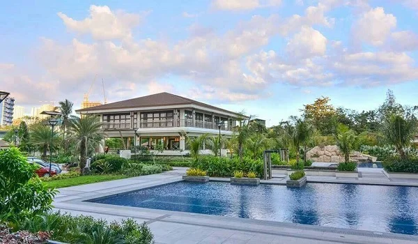 Featured Image of Prestige Autumn Leaves Clubhouse